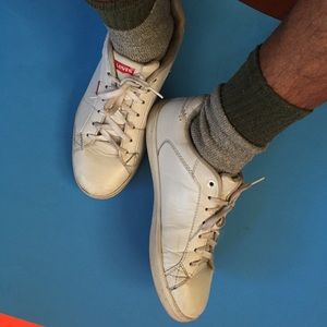 Levi’s white sneakers